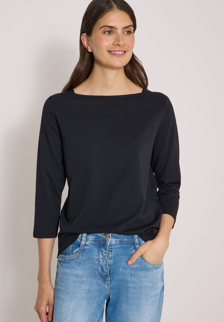 Basic Shirt mit U-Boot-Ausschnitt