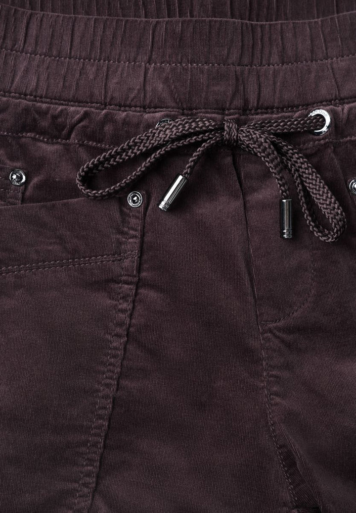 Slim Leg Cordhose im Loose Fit
