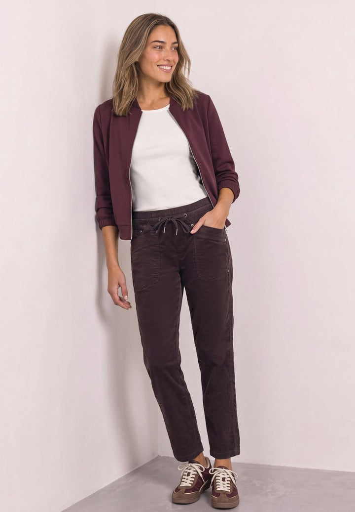 Slim Leg Cordhose im Loose Fit