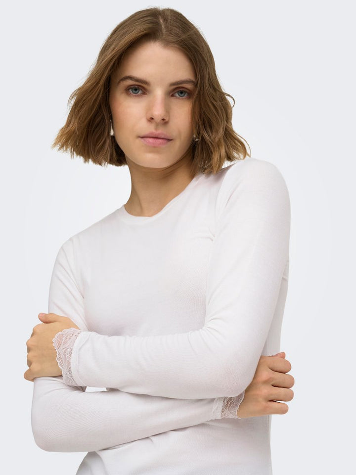 ONLGLAMOUR L/S LACE DETAIL TOP JRS