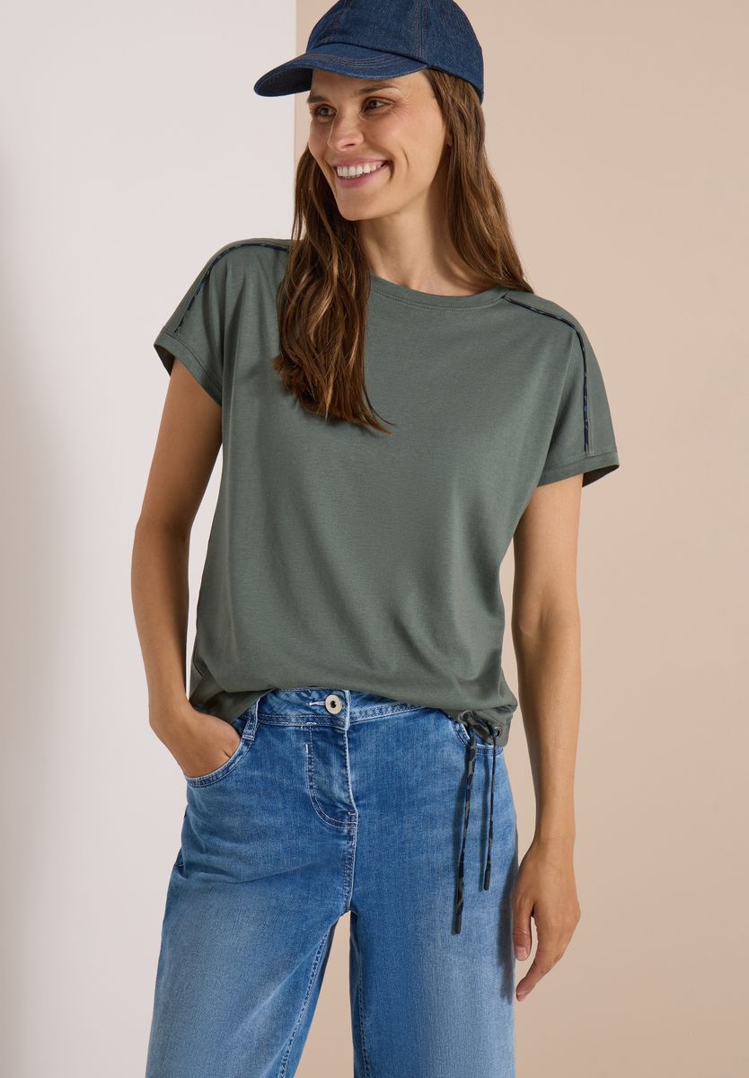T-Shirt mit Boat Neck und Leo-Piping