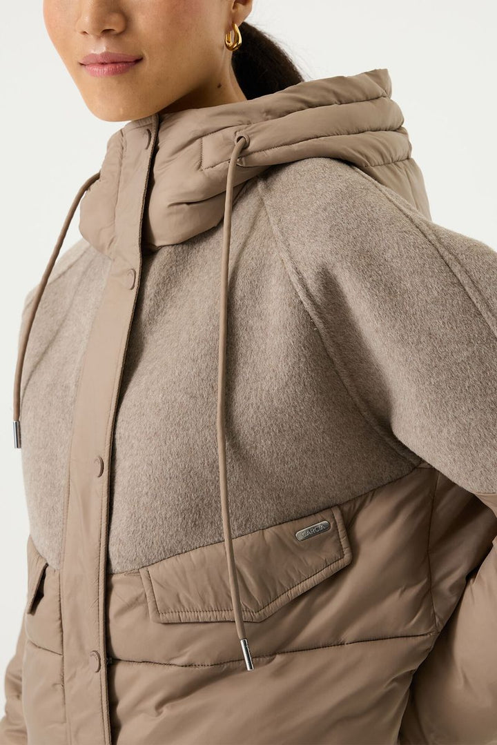 GJ2600904