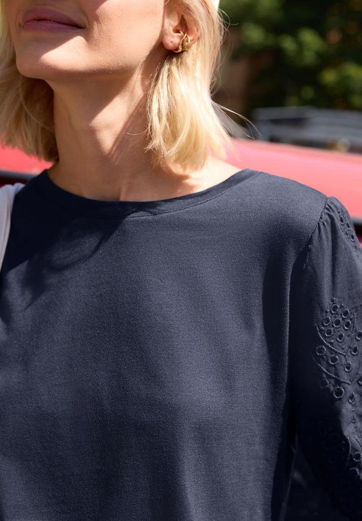 T-Shirt mit Embroidery Ärmeln