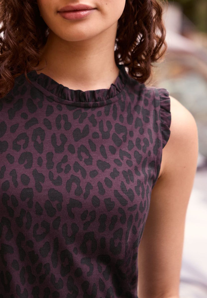 Top mit Rundhals und Rüschendetails