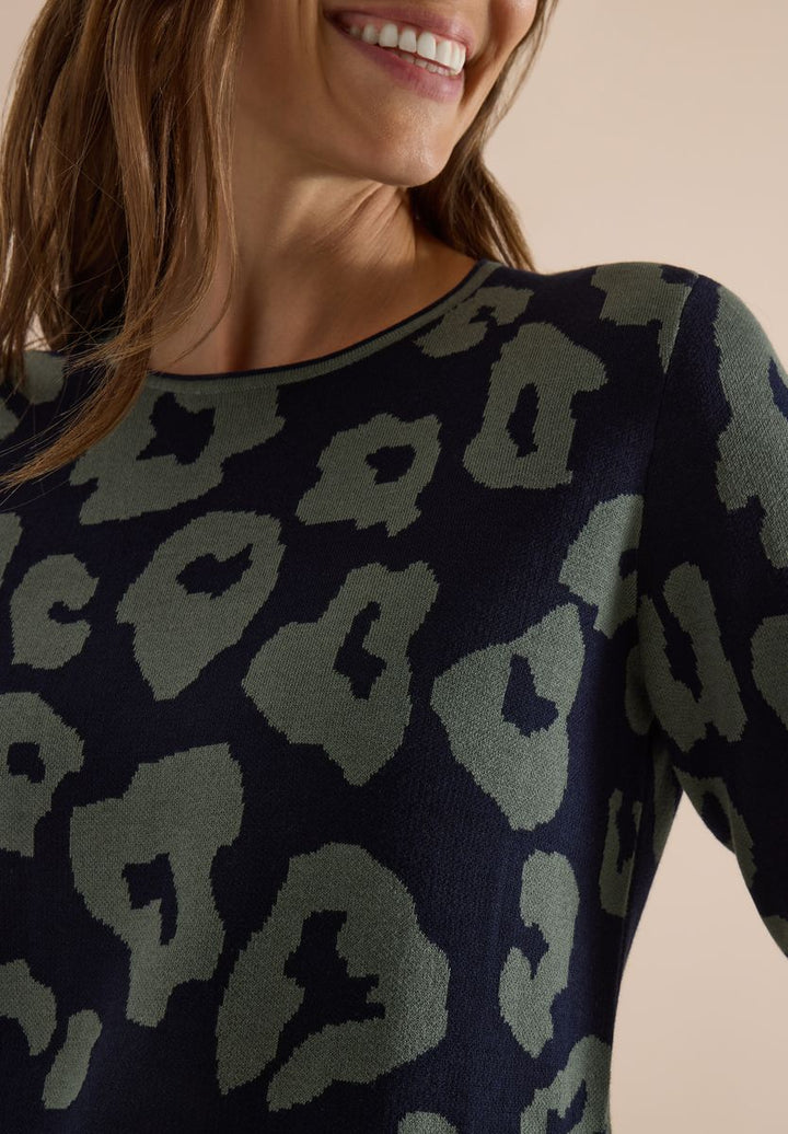 Pullover mit Rundhals und Leo-Muster