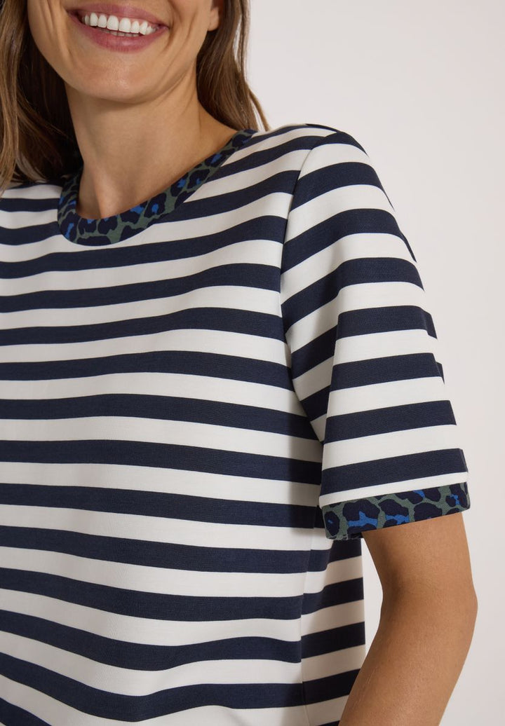 T-Shirt mit Rundhals und Leo-Details