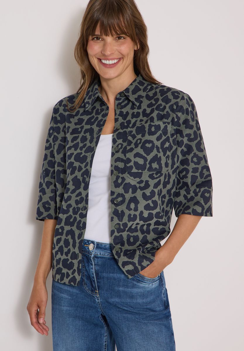Kurzarm Hemdbluse aus Cord mit Leo-Muster