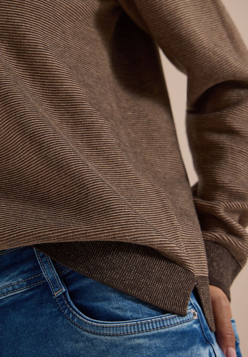Pullover im Two-Tone-Look mit V-Neck