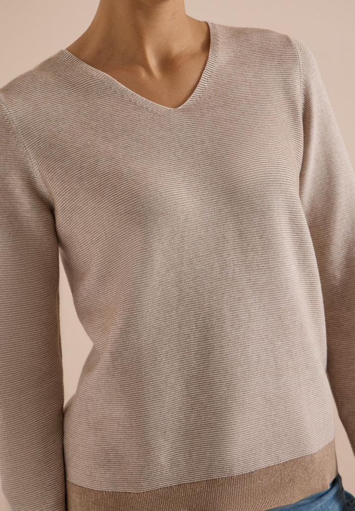 Pullover im Two-Tone-Look mit V-Neck