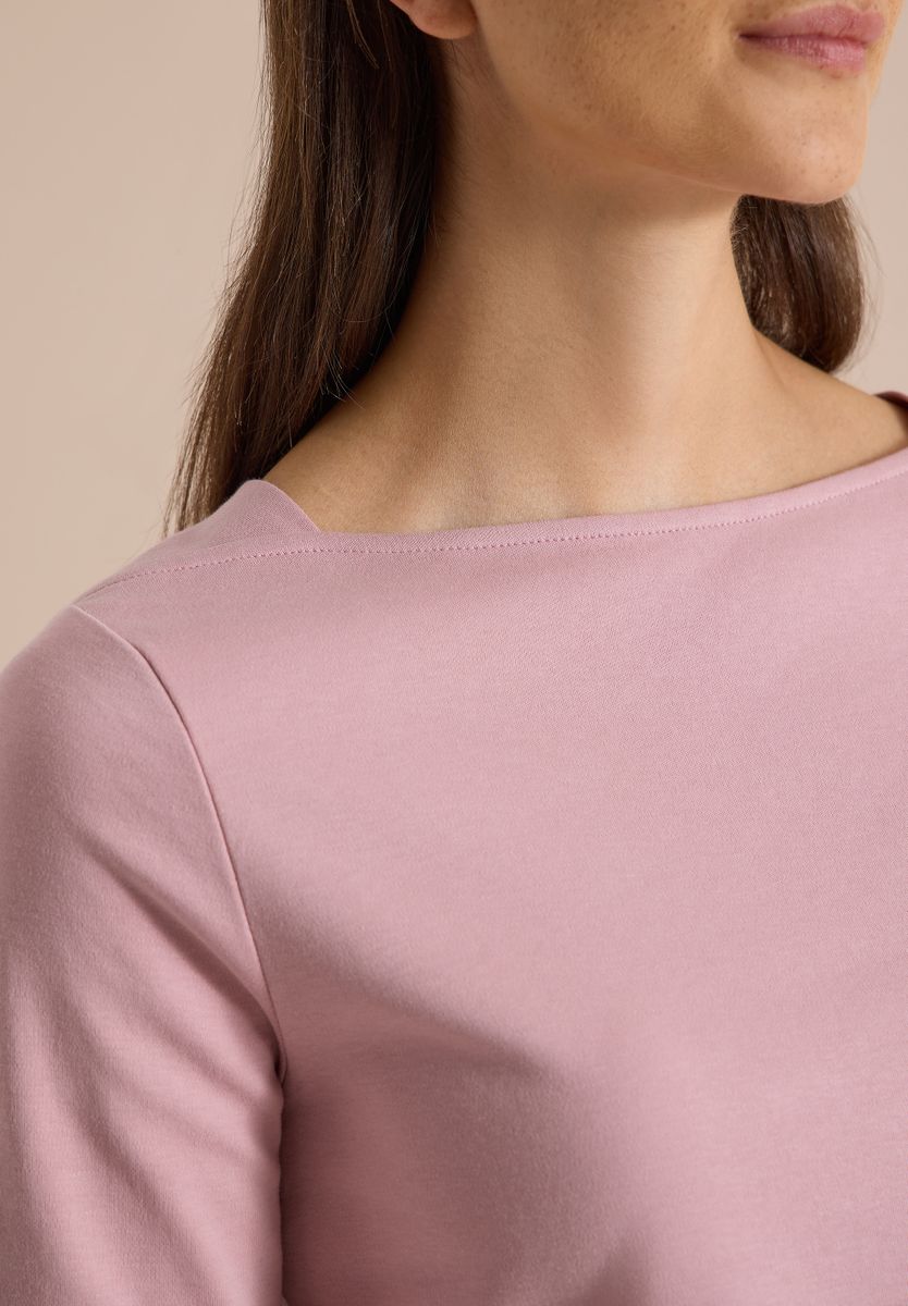 Basic Shirt mit U-Boot-Ausschnitt