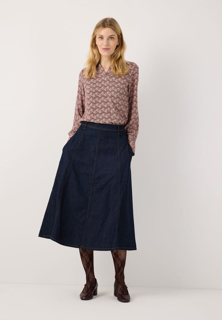 Viskosebluse mit Minimal-Print