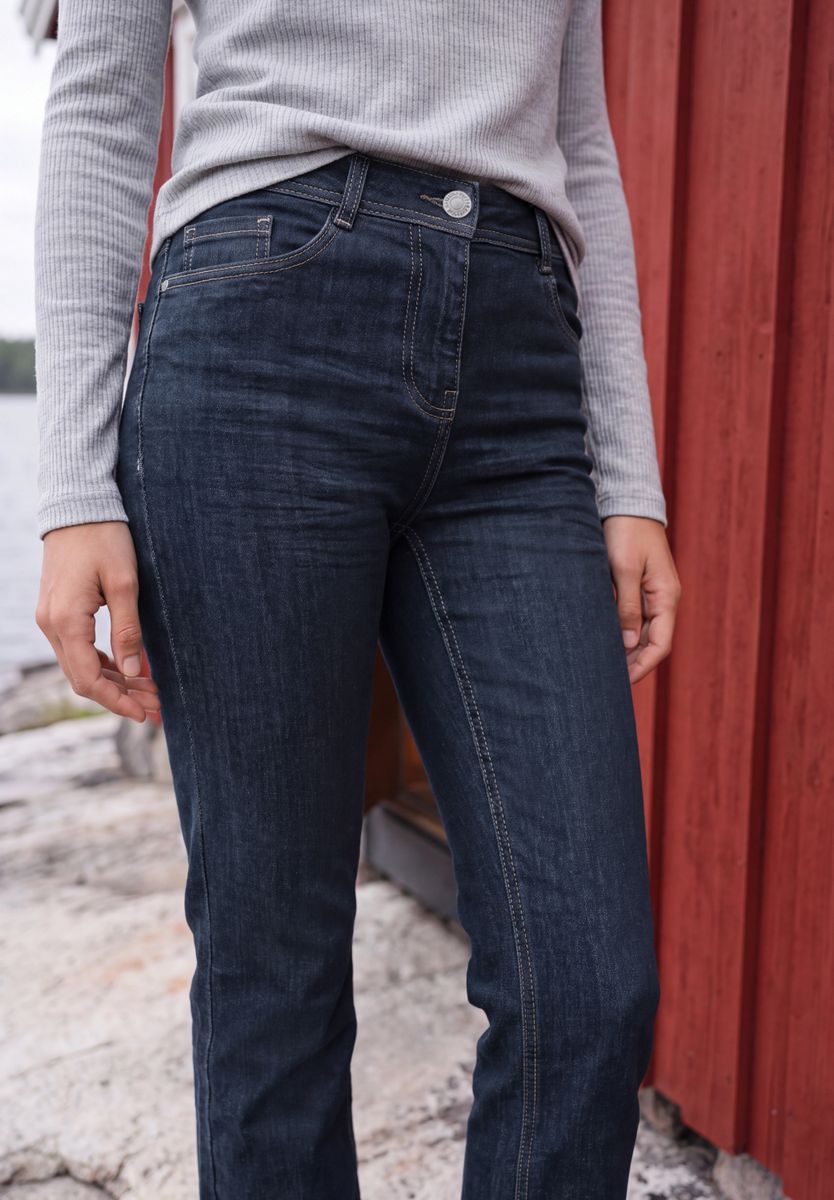 High Waist Straight Leg Jeans im Slim Fit