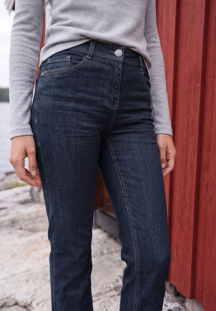High Waist Straight Leg Jeans im Slim Fit