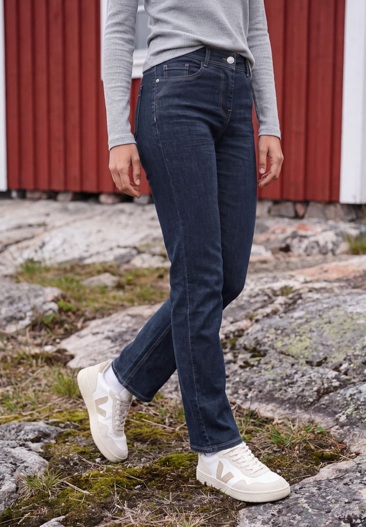 High Waist Straight Leg Jeans im Slim Fit