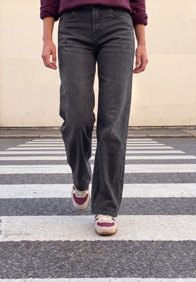Mid Waist Wide Leg Jeans im Casual Fit