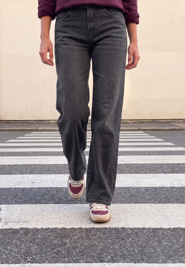 Mid Waist Wide Leg Jeans im Casual Fit