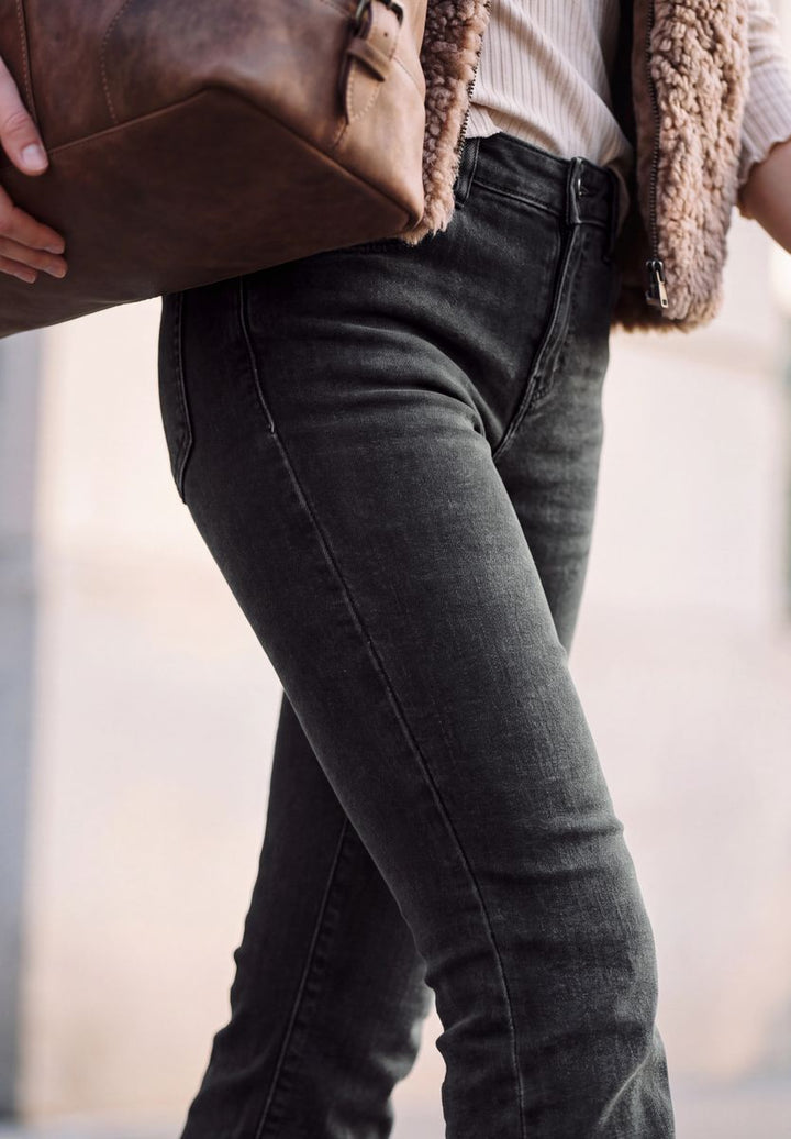 Mid Waist Bootcut Jeans im Slim Fit