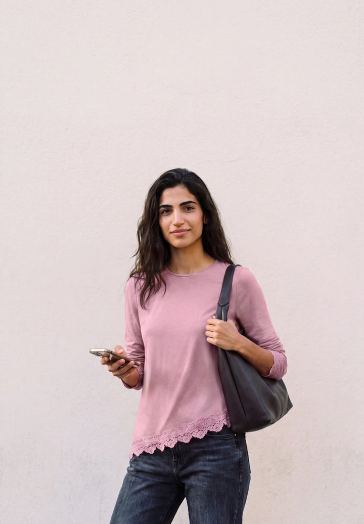 Langarm Shirt mit diagonalem Saum