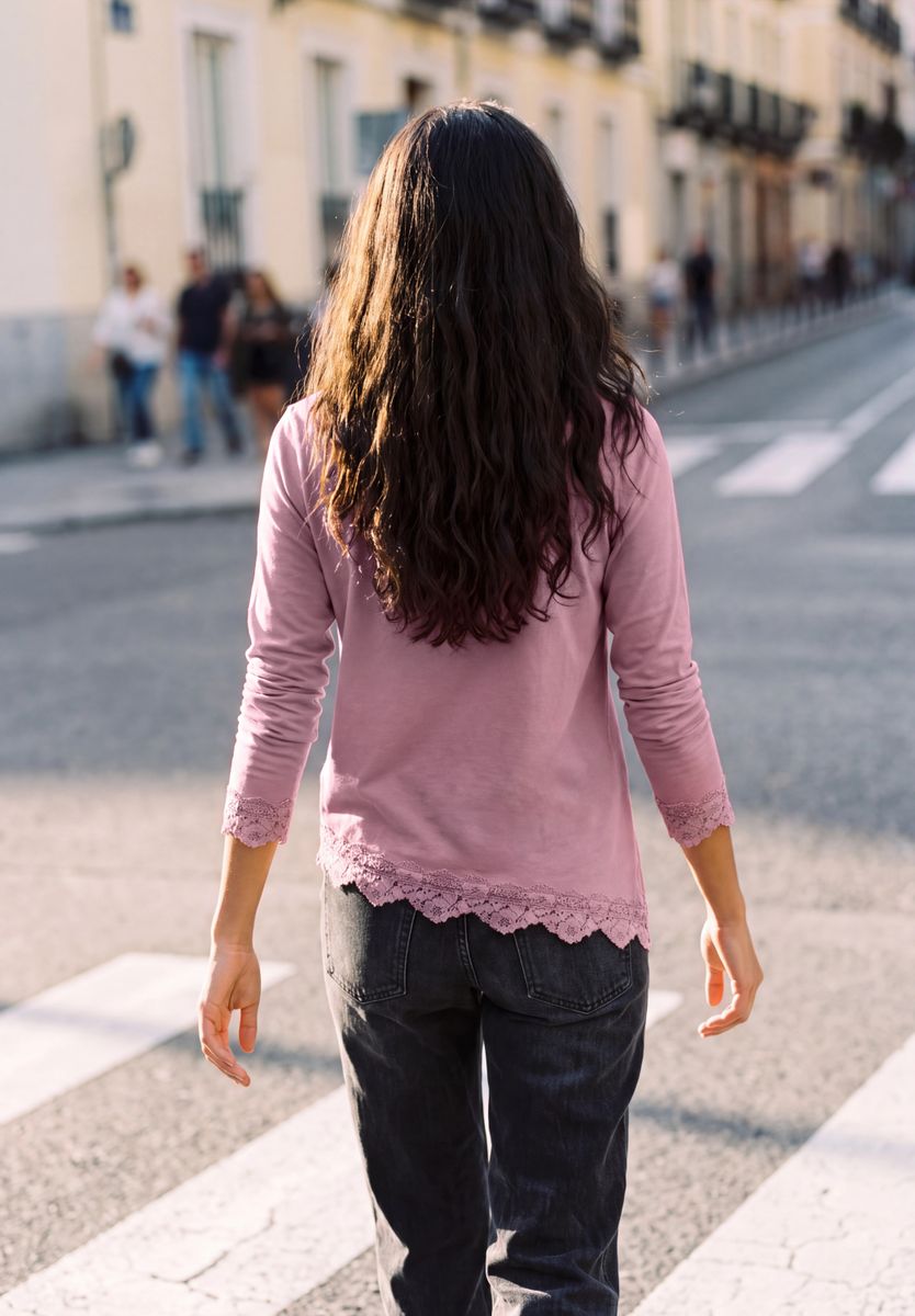 Langarm Shirt mit diagonalem Saum