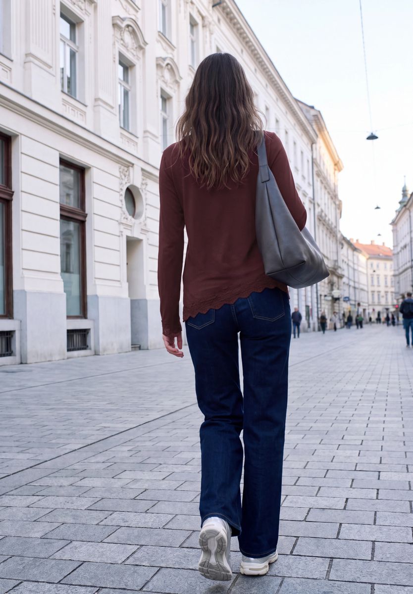 Langarm Shirt mit diagonalem Saum