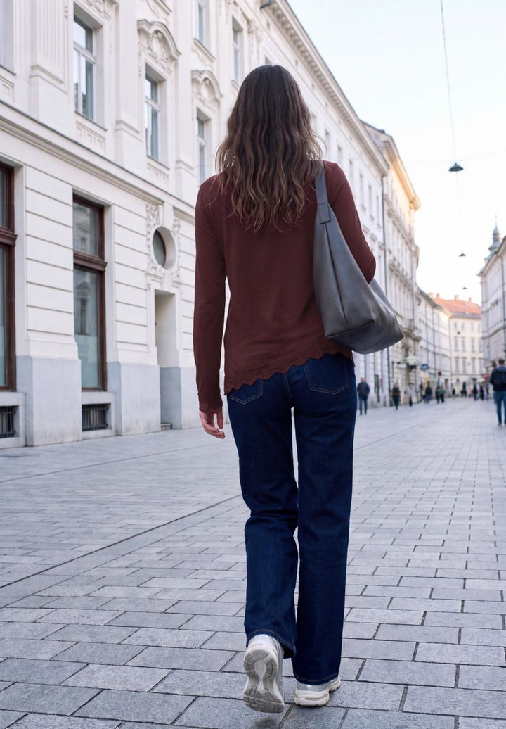 Langarm Shirt mit diagonalem Saum