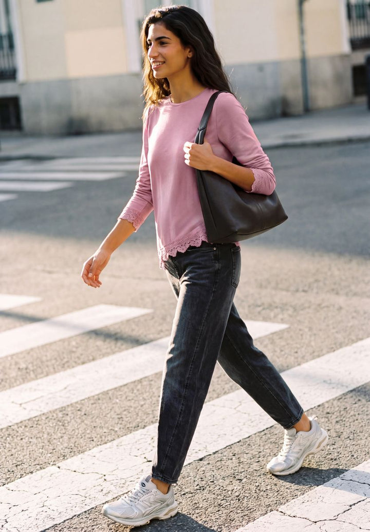 Langarm Shirt mit diagonalem Saum