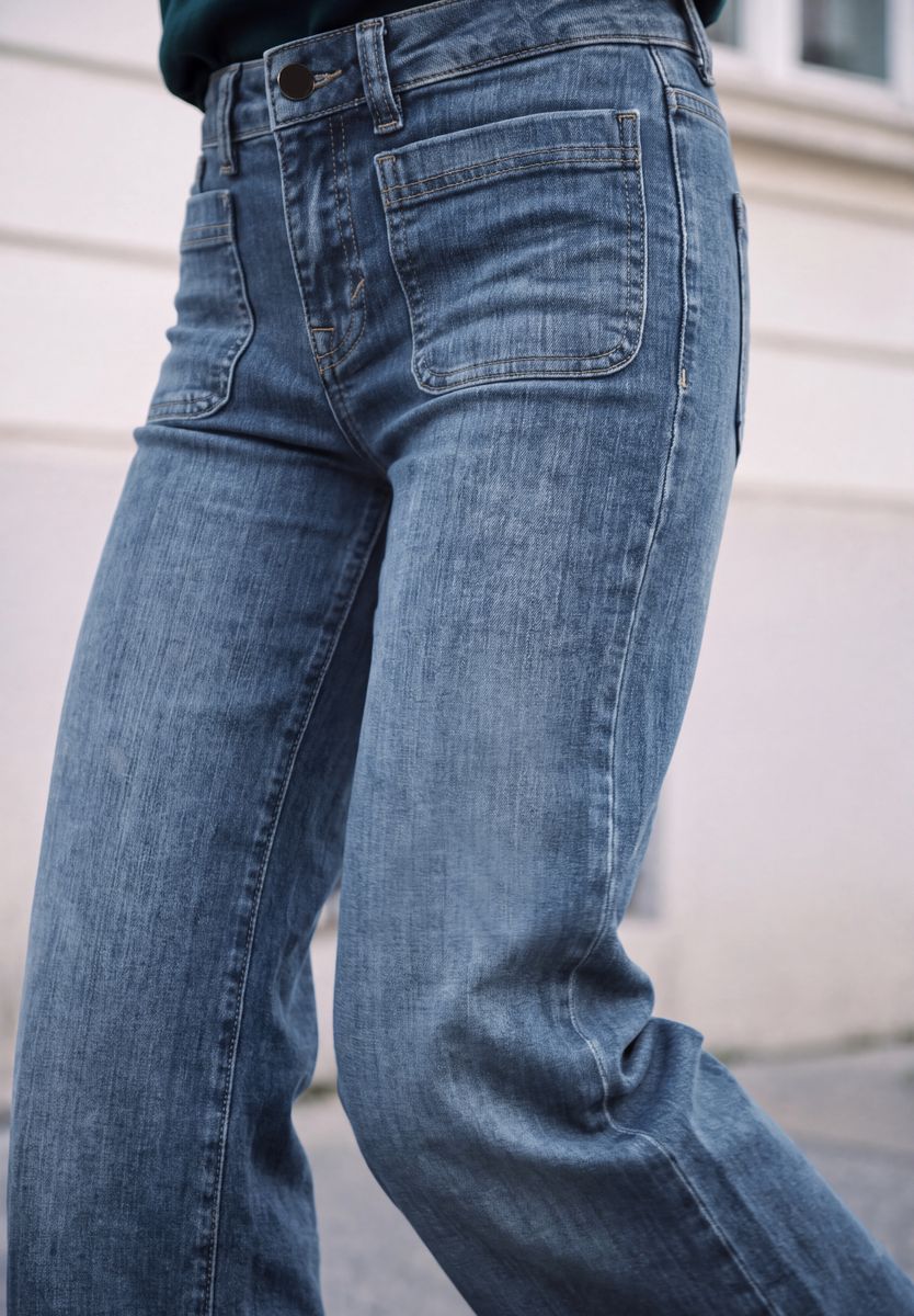 Mid Waist Wide Leg Jeans im Loose Fit