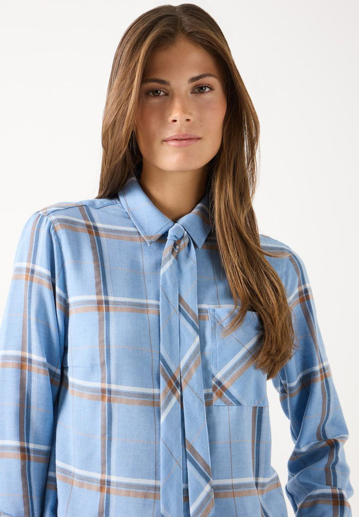 Karobluse mit Schleife