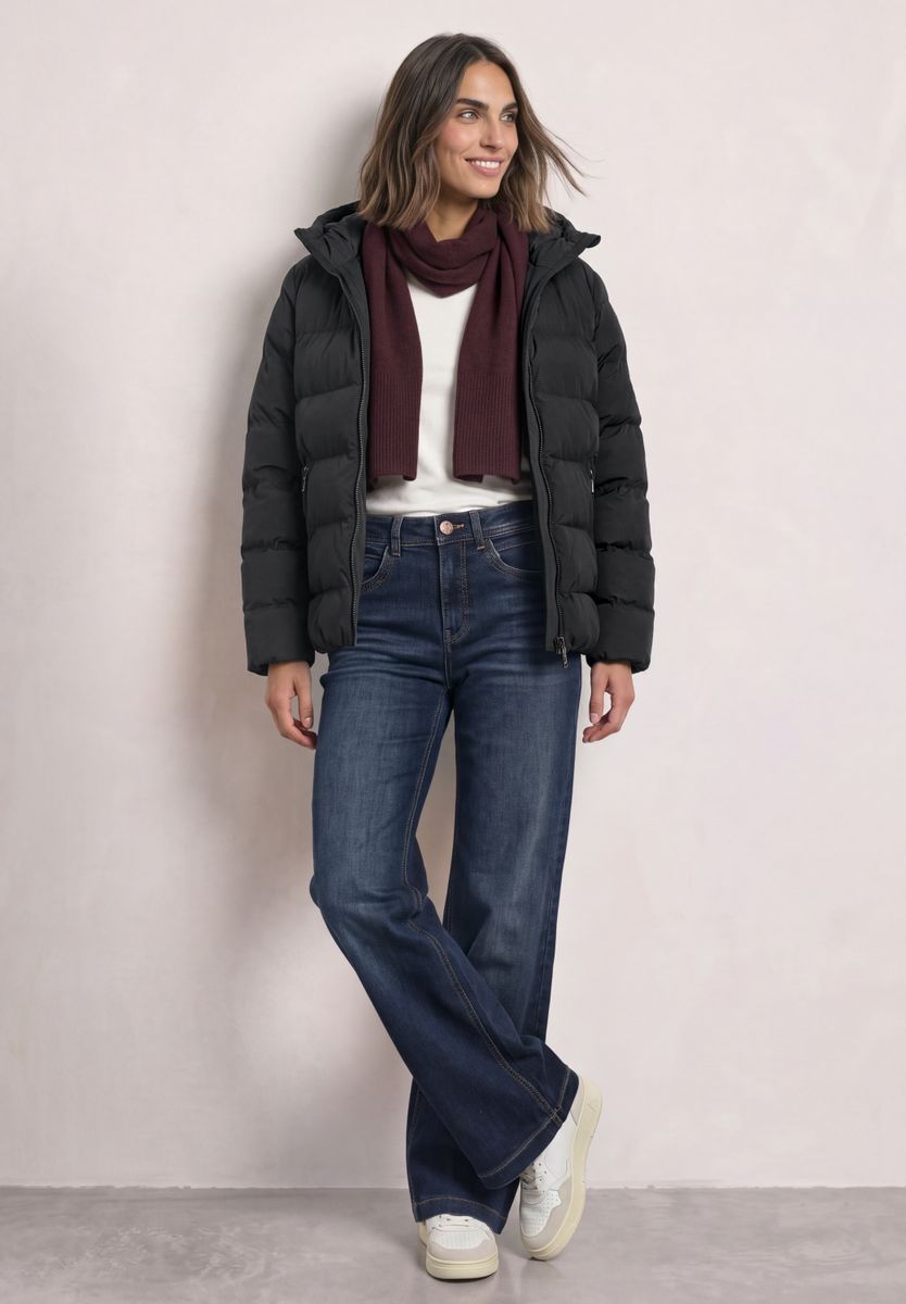 Kurze Jacke mit geklebter Steppung