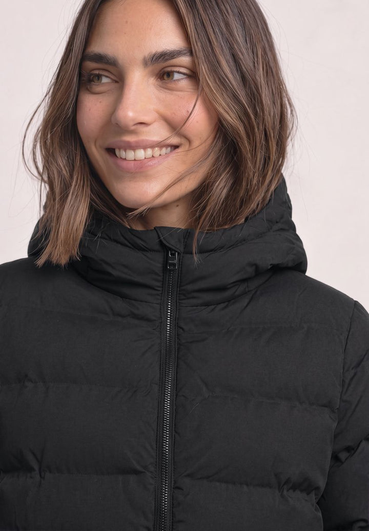 Kurze Jacke mit geklebter Steppung