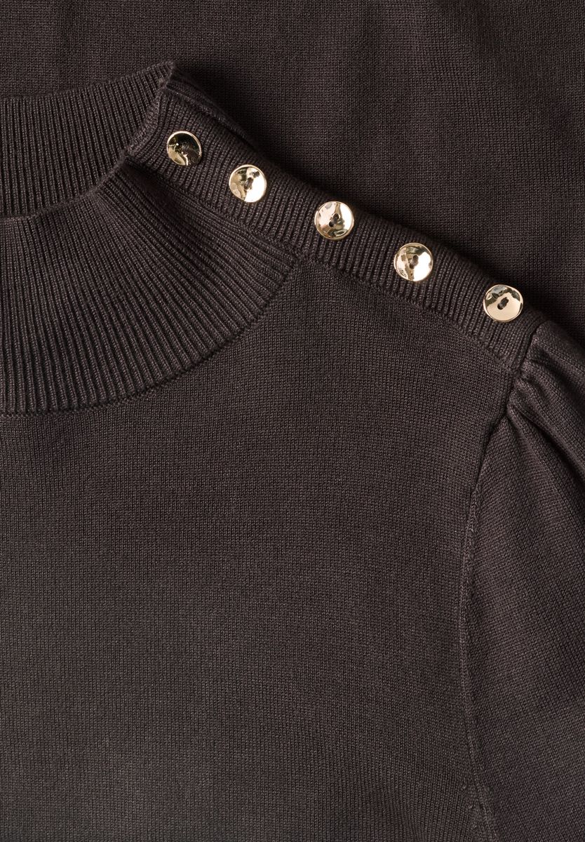 Pullover mit Turtle Neck und Knopfdetail