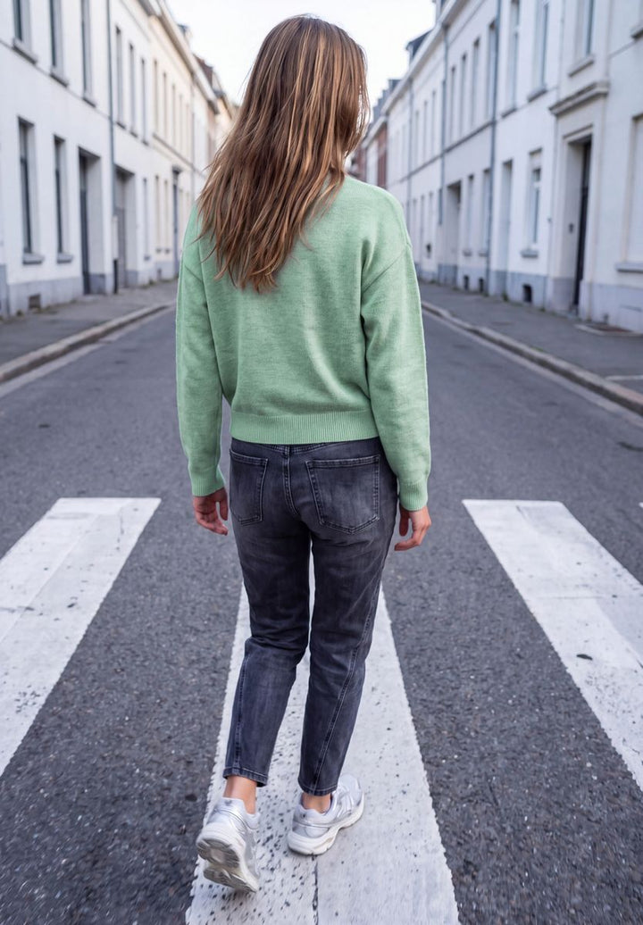 Pullover mit Rundhals und Perlendetails