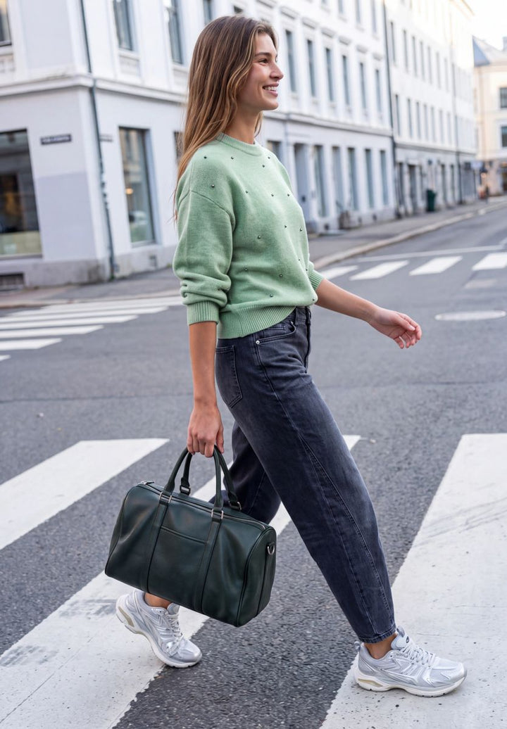Pullover mit Rundhals und Perlendetails