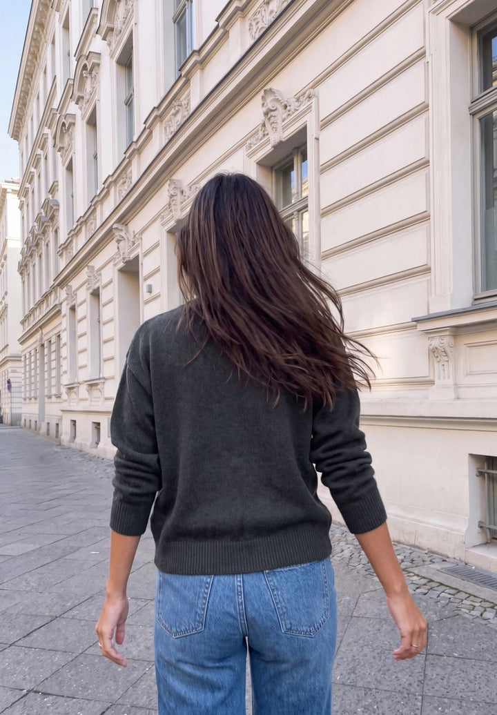 Pullover mit Rundhals und Perlendetails
