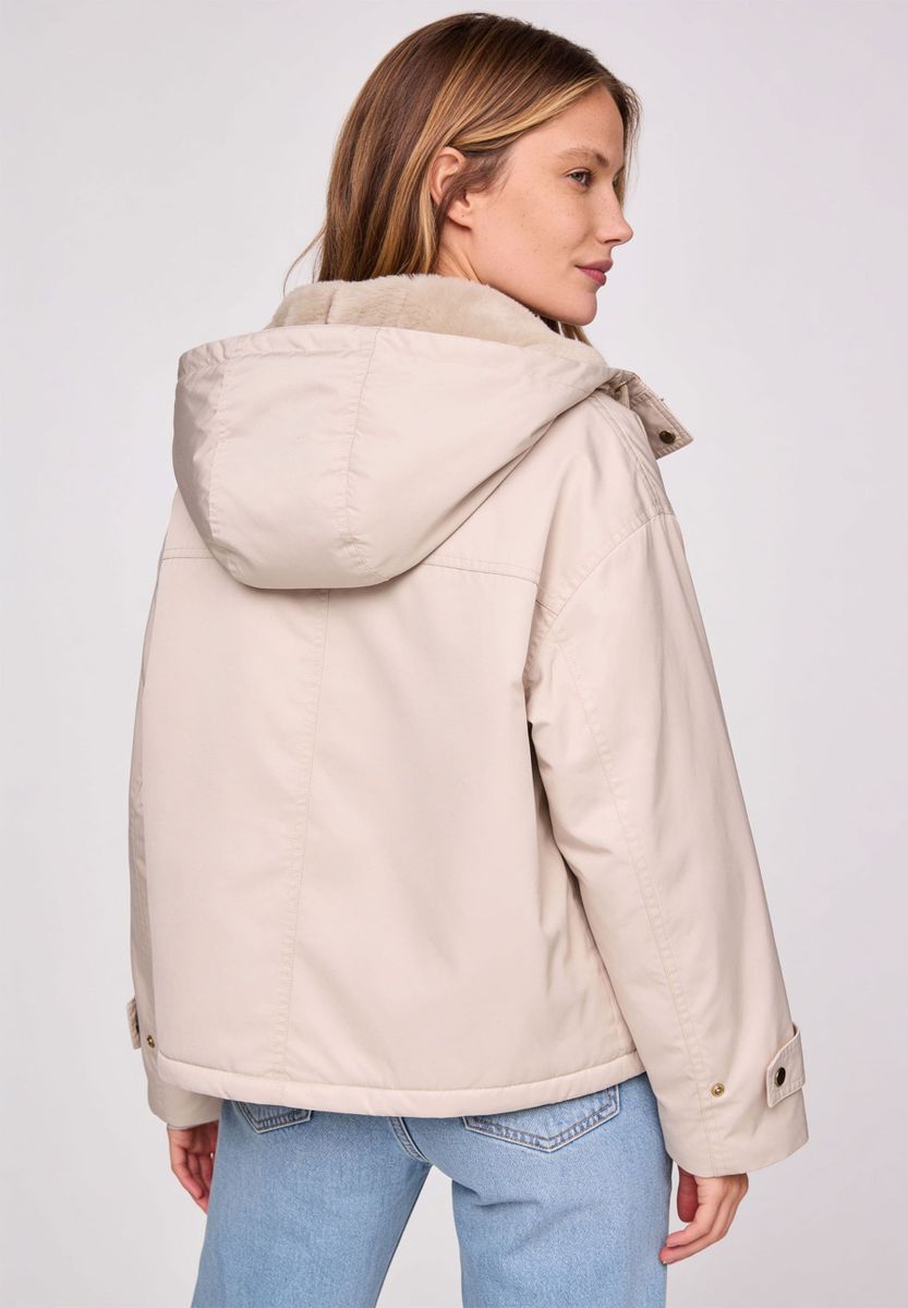 Jacke mit Kapuze