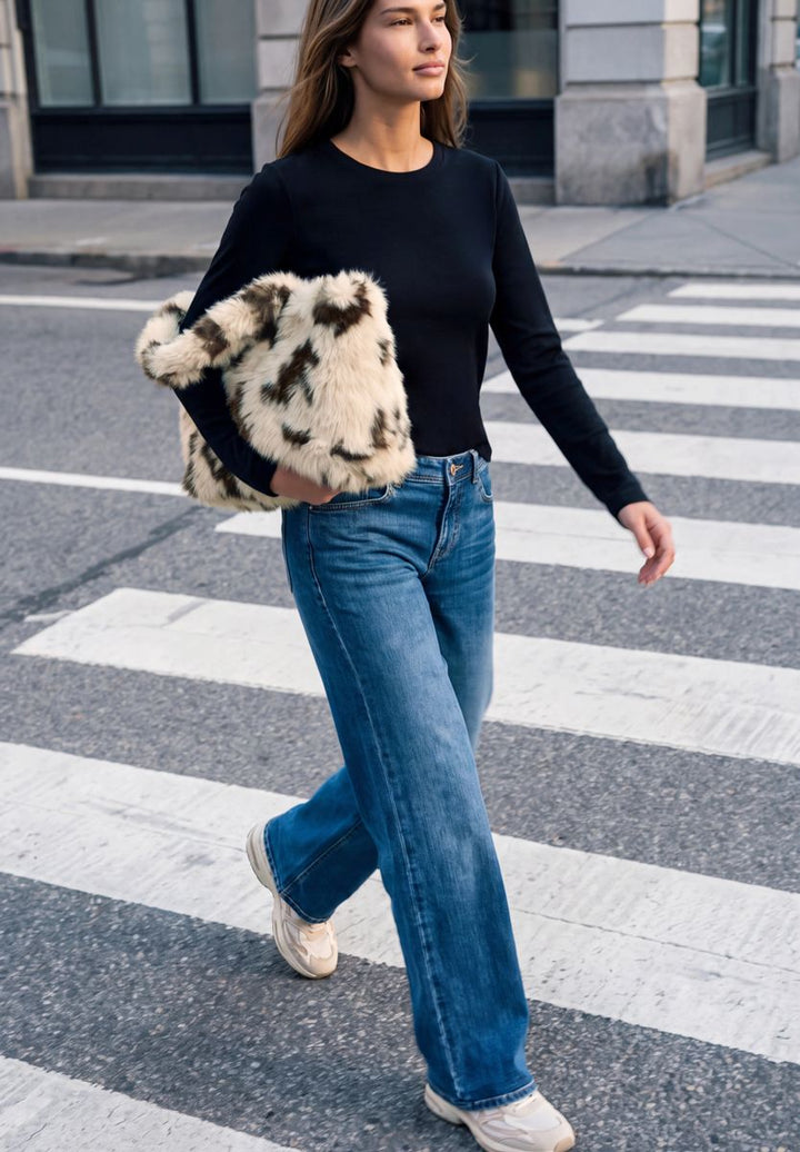 Fake Fur Shopper mit Kuh-Muster