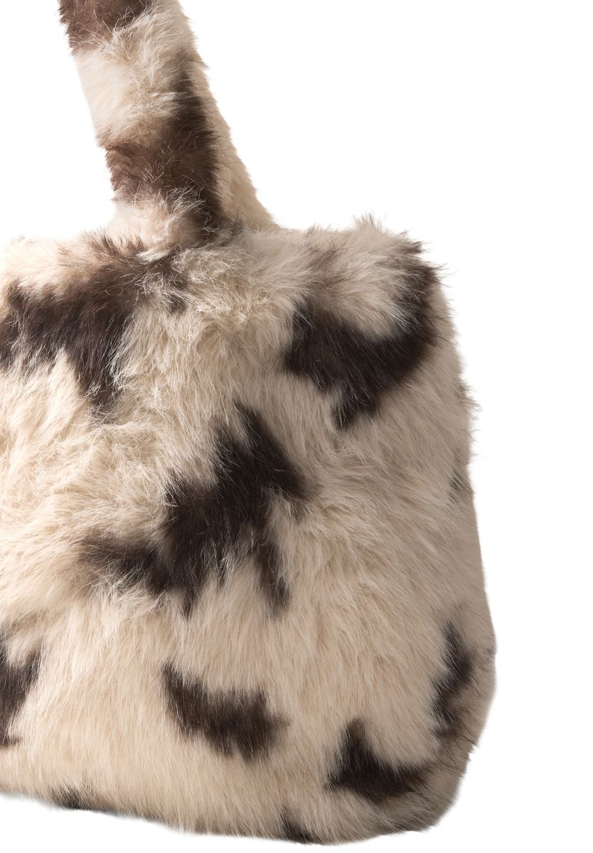 Fake Fur Shopper mit Kuh-Muster