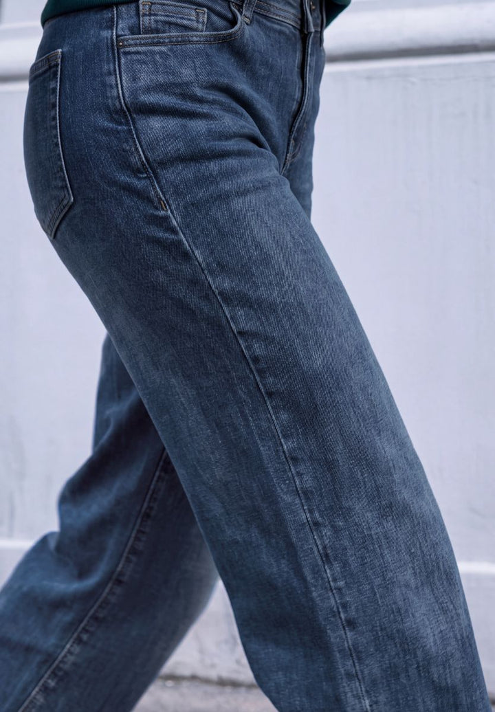 Mid Waist Wide Leg Jeans im Casual Fit