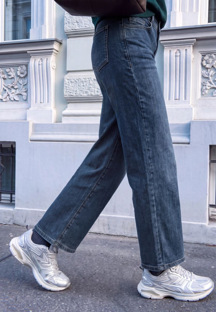 Mid Waist Wide Leg Jeans im Casual Fit