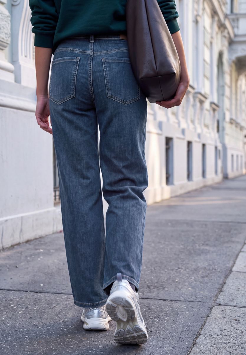 Mid Waist Wide Leg Jeans im Casual Fit