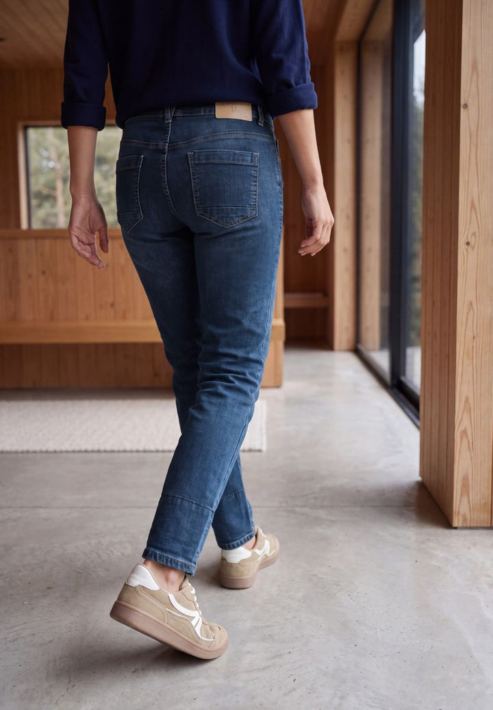 Mid Waist Straight Leg Jeans im Casual Fit