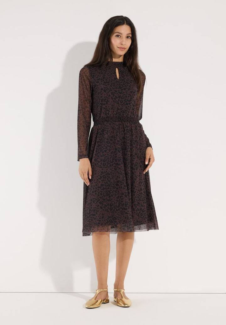 Meshkleid mit Leomuster