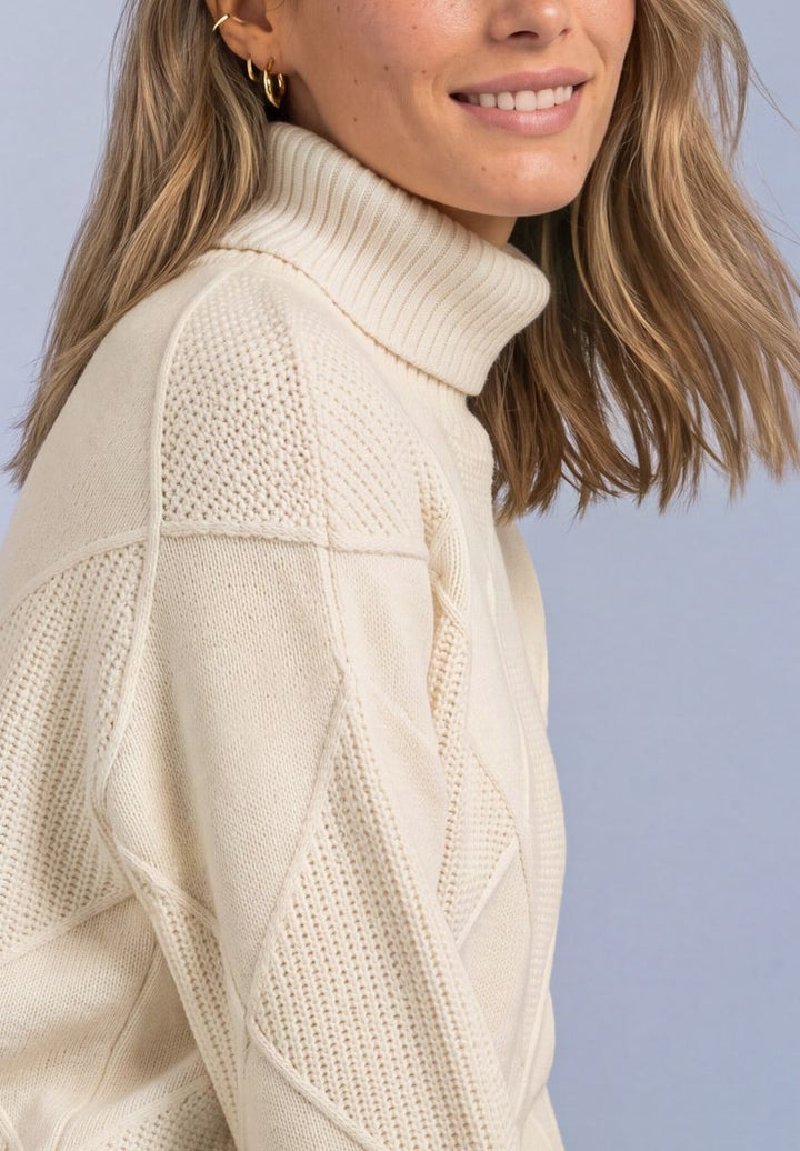 Pullover mit Rollkragen und Strukturmix