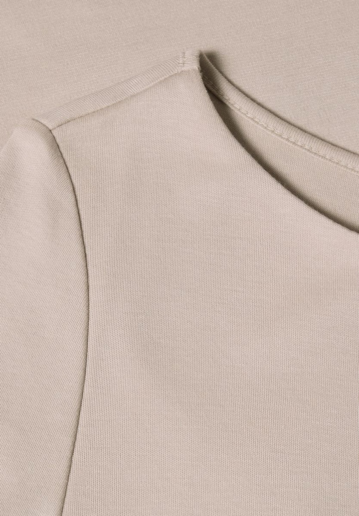 Basic Shirt mit U-Boot-Ausschnitt