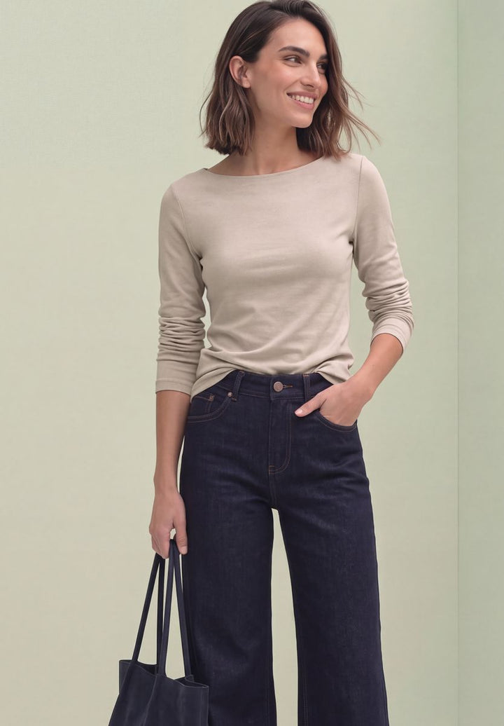 Basic Shirt mit U-Boot-Ausschnitt