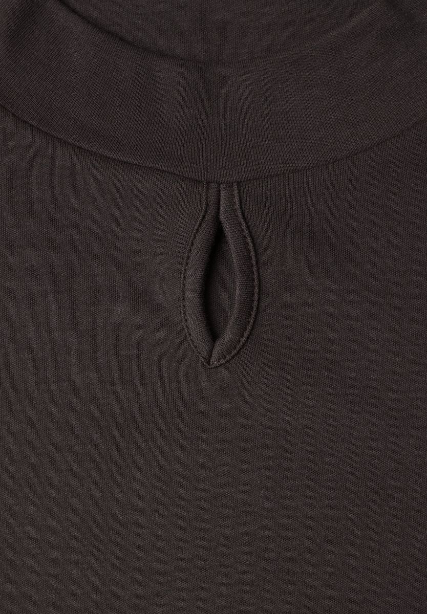 Shirt mit Turtle Neck und Schlitzdetail