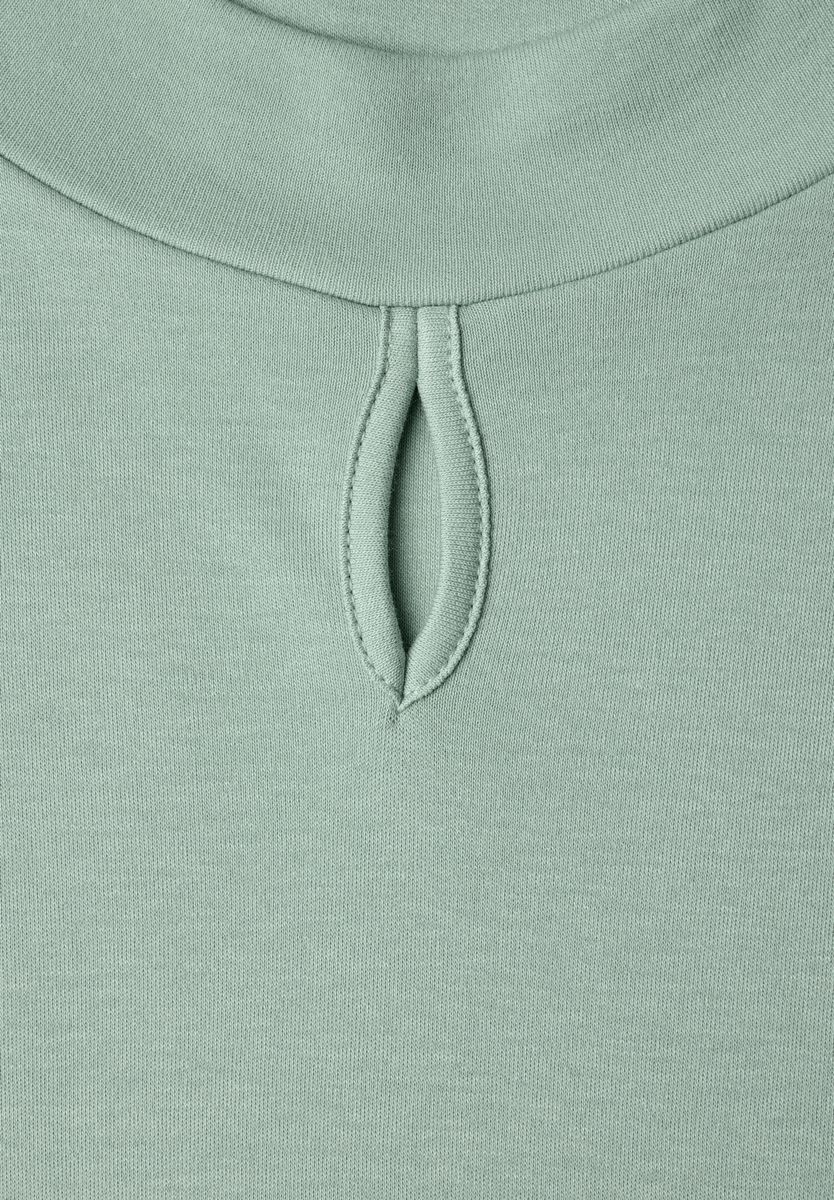 Shirt mit Turtle Neck und Schlitzdetail