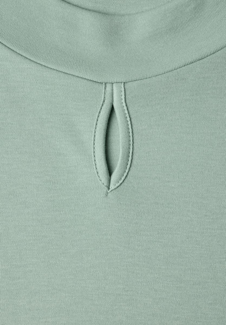 Shirt mit Turtle Neck und Schlitzdetail