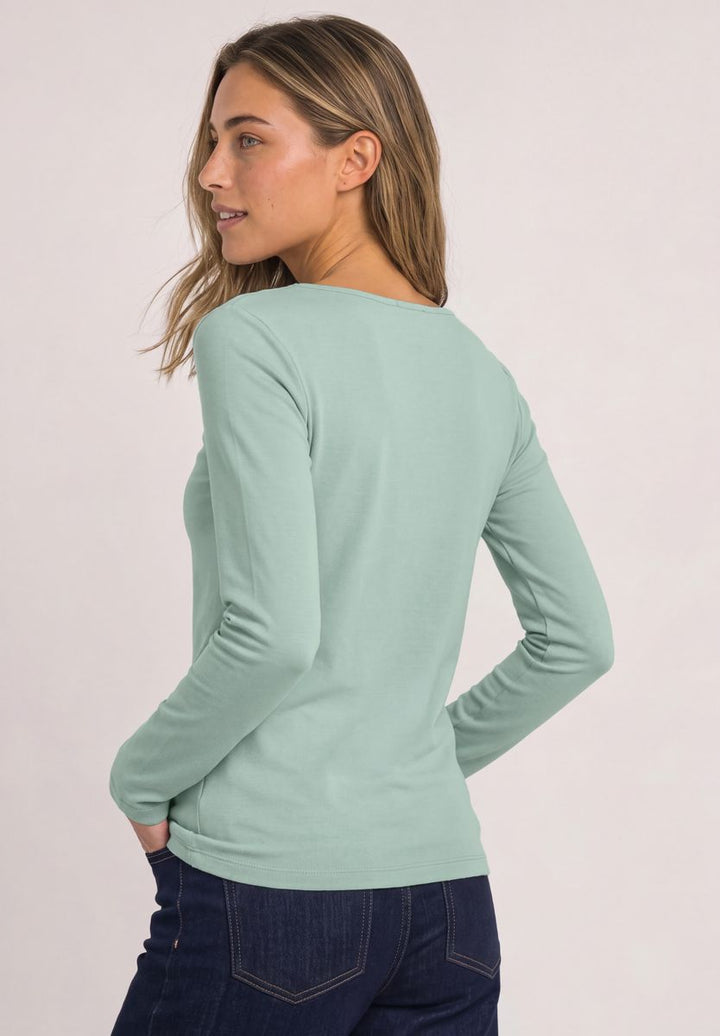 Basic Shirt mit U-Boot-Ausschnitt