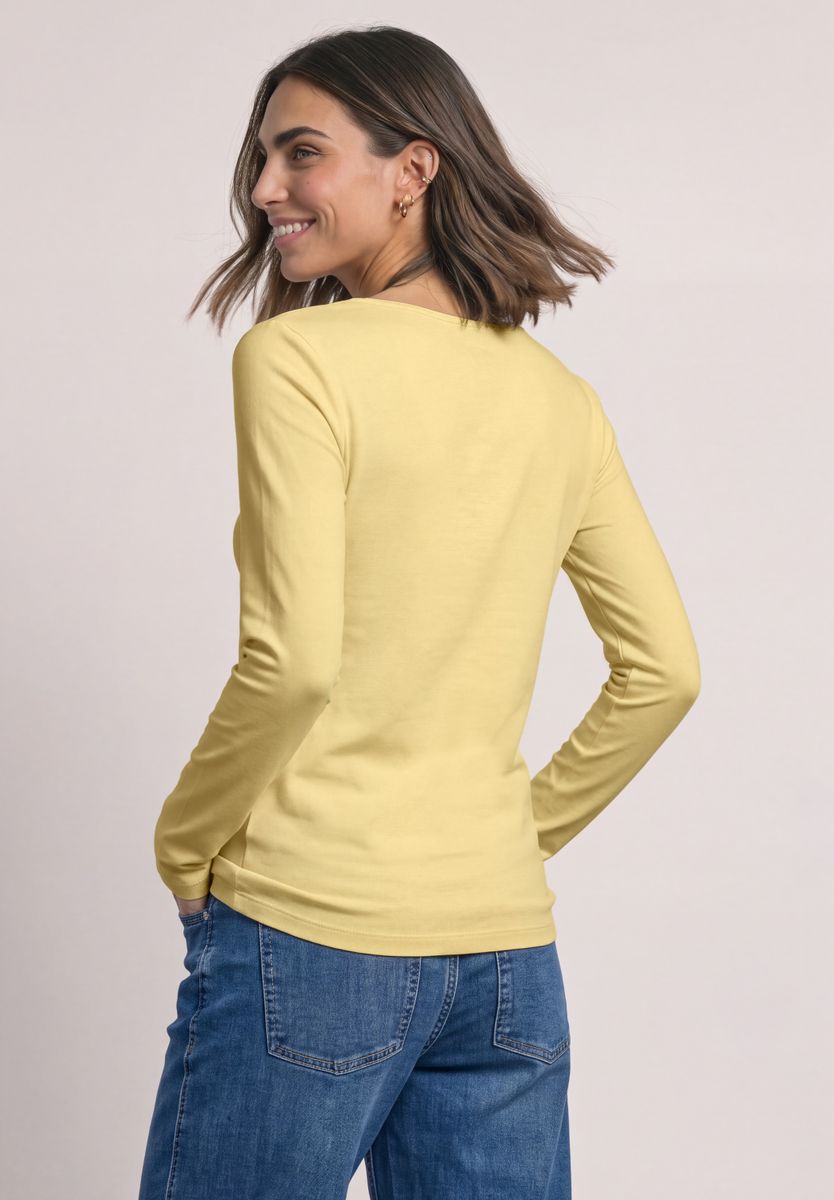 Basic Shirt mit U-Boot-Ausschnitt
